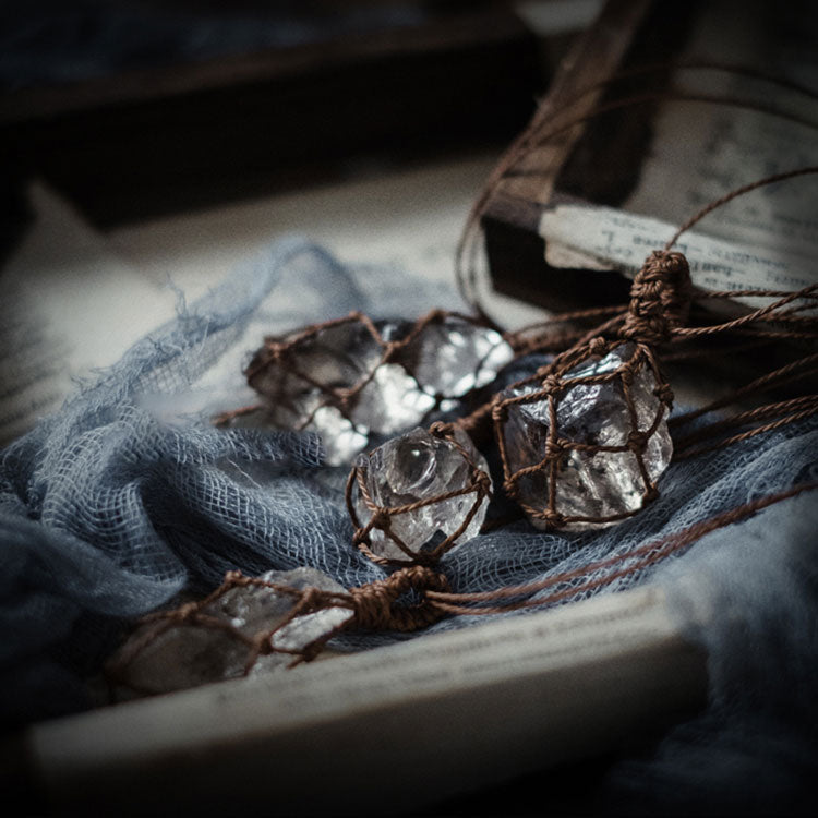 【Frozen marks】Tea-colored Crystal Spider Web Necklace