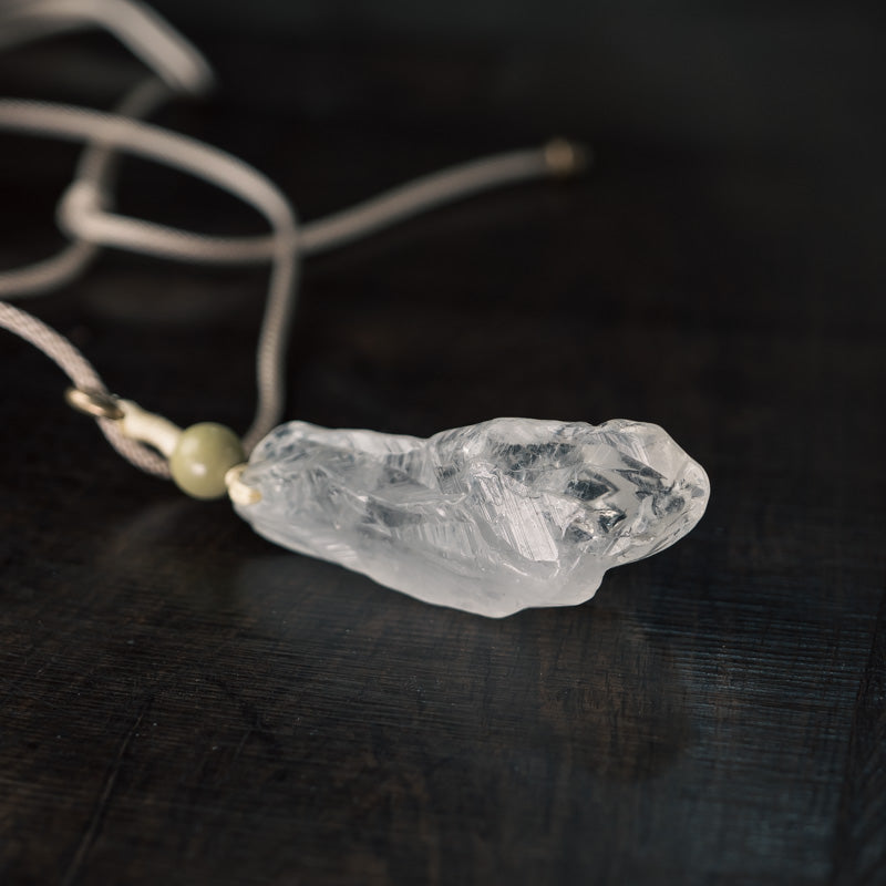 【Ice Peak Gaze】White Crystal Necklace