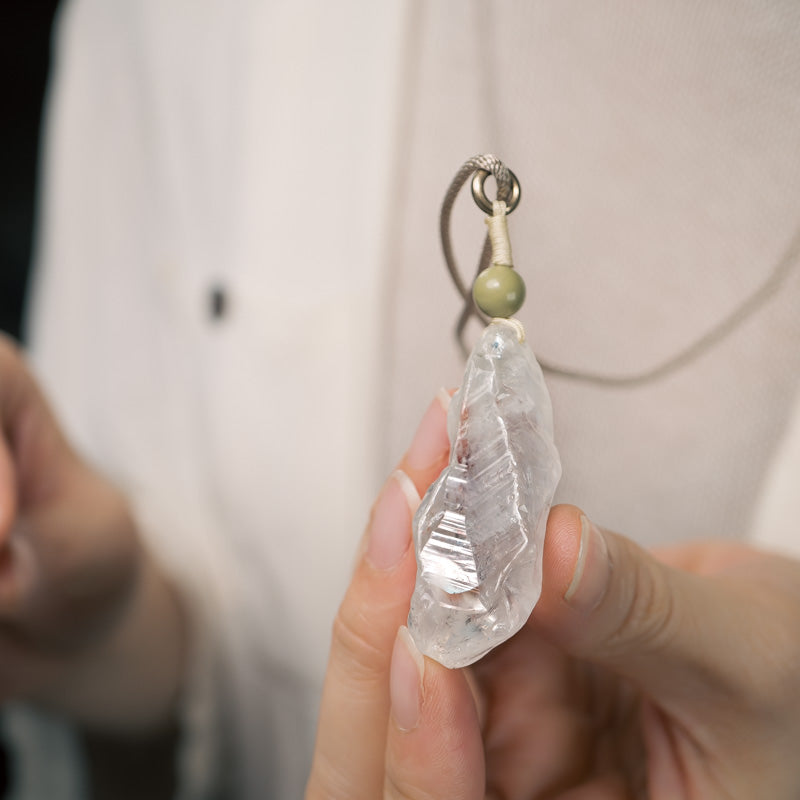 【Ice Peak Gaze】White Crystal Necklace